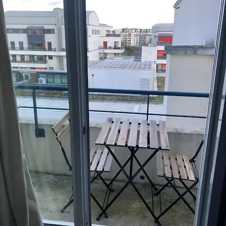 Appt Avec Balcon Et Vue Tour Eiffel - Tram Expo *